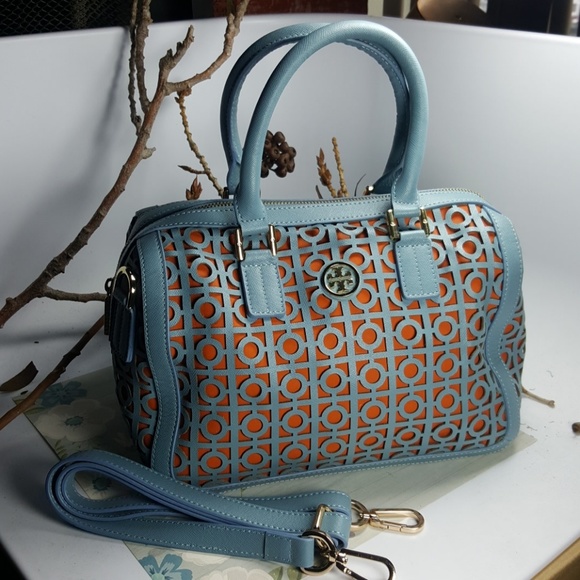 Tory Burch Handbags - Tory Burch Kelsey laser cut bag